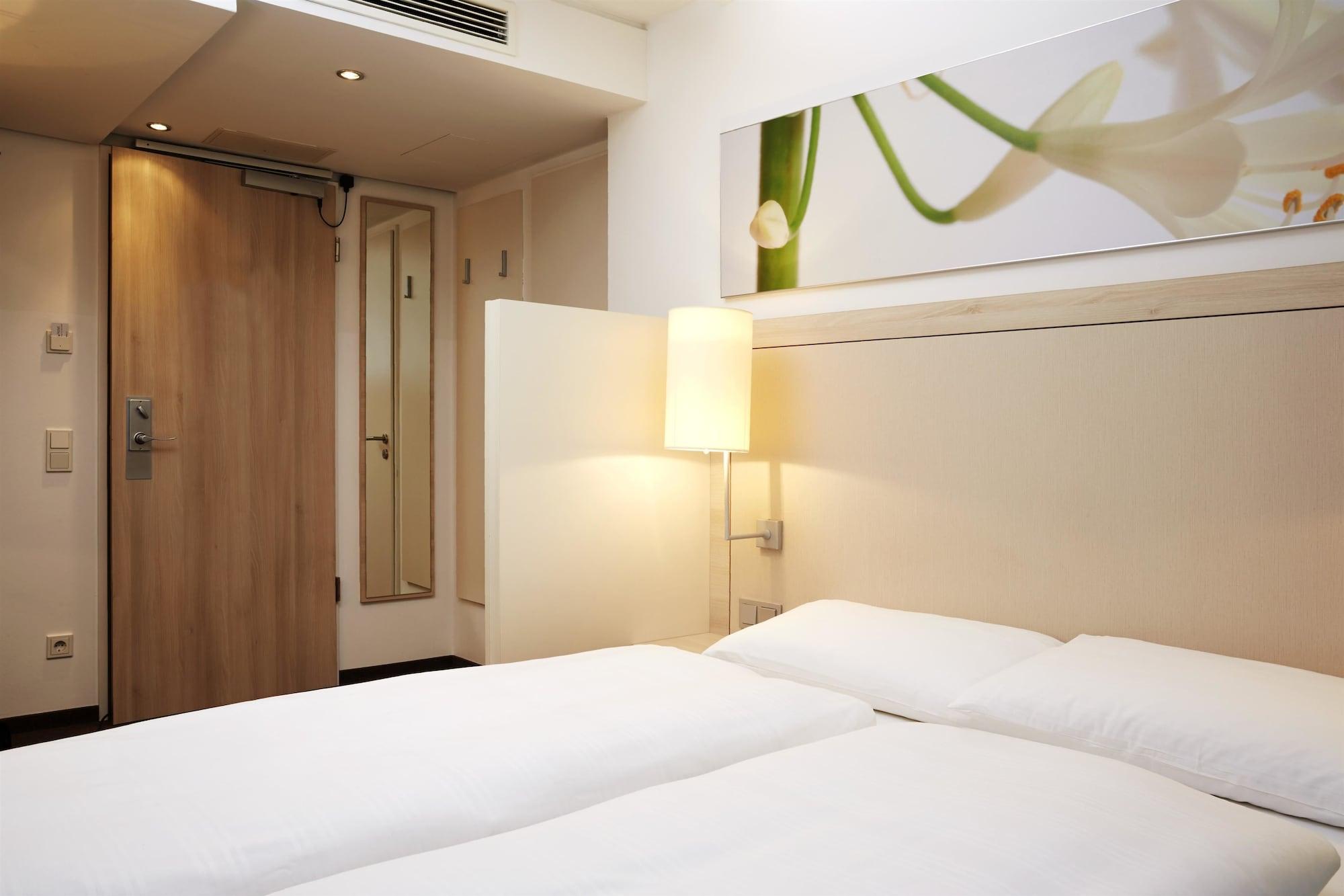 H+ Hotel