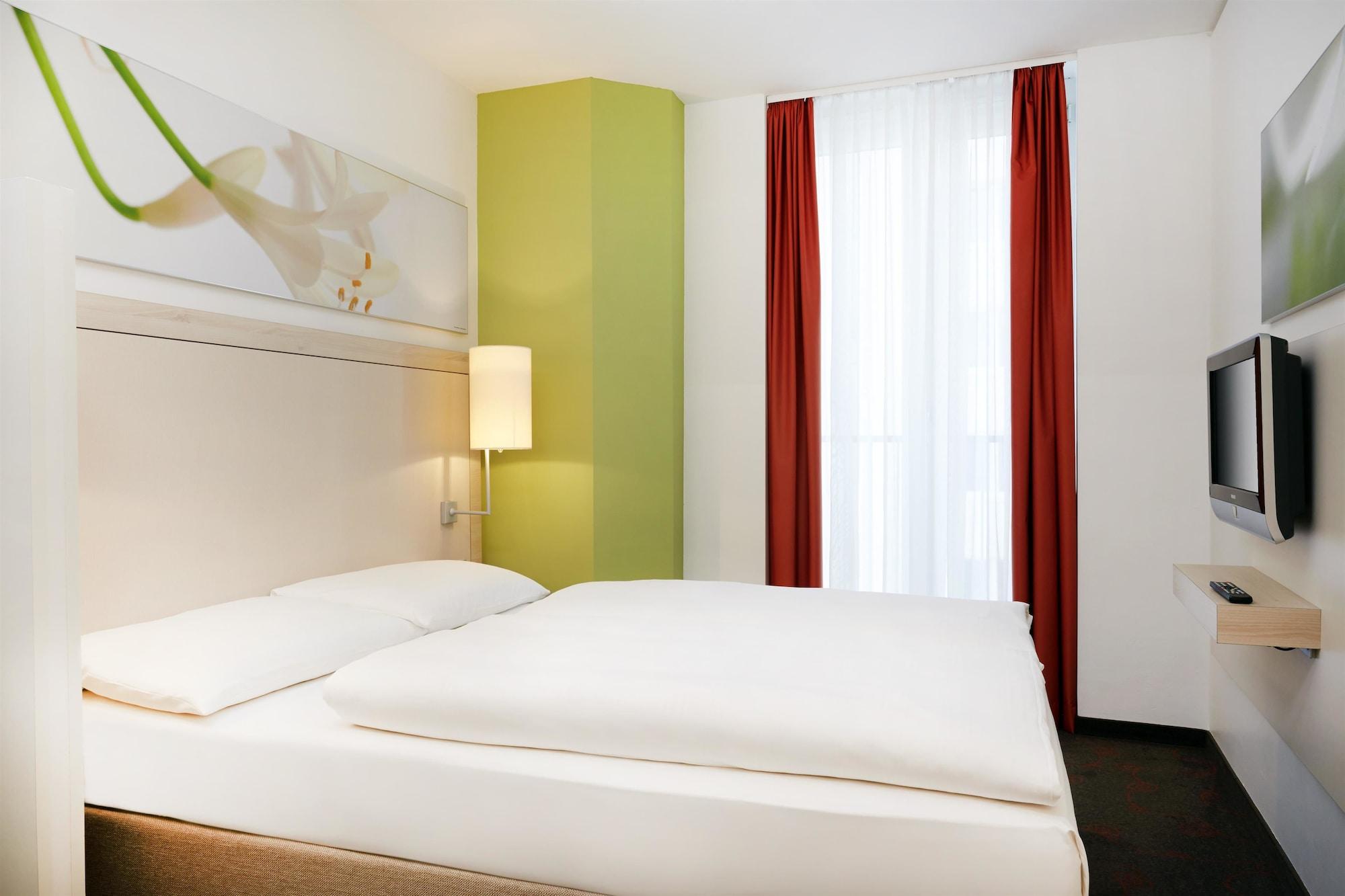 H+ Hotel 4*