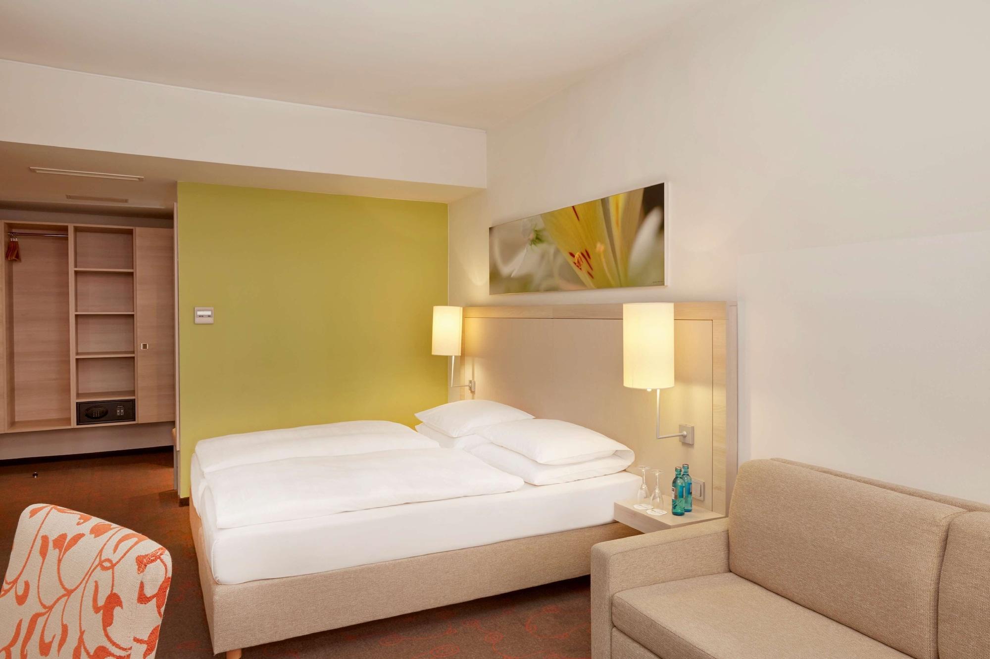 H+ Hotel