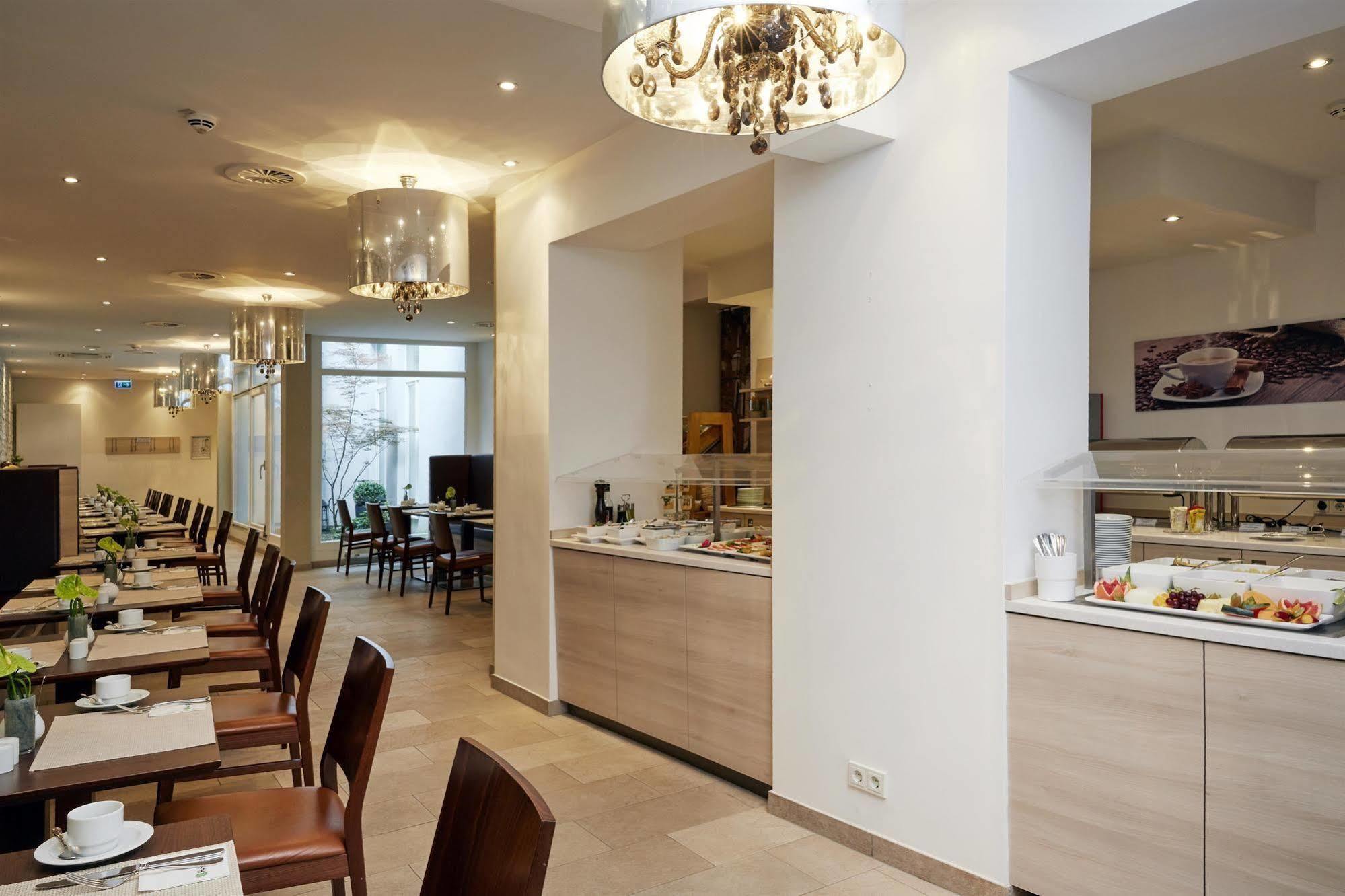 Hotel H+ 4*