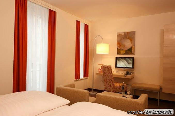 H+ Hotel 4*