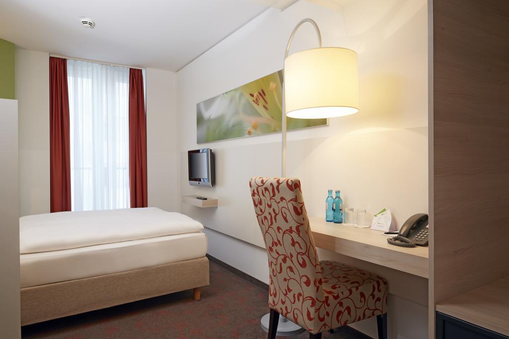 H+ Hotel
